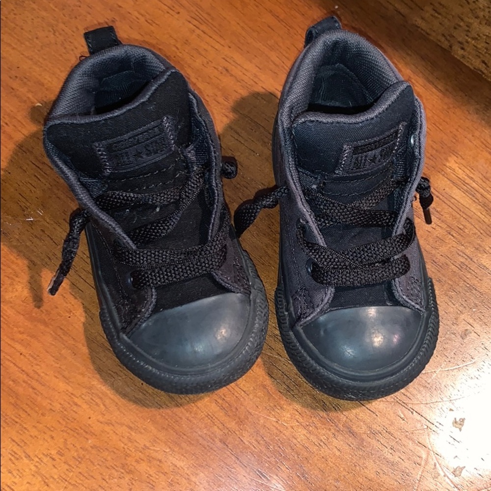 Boys Converse size 6 toddler